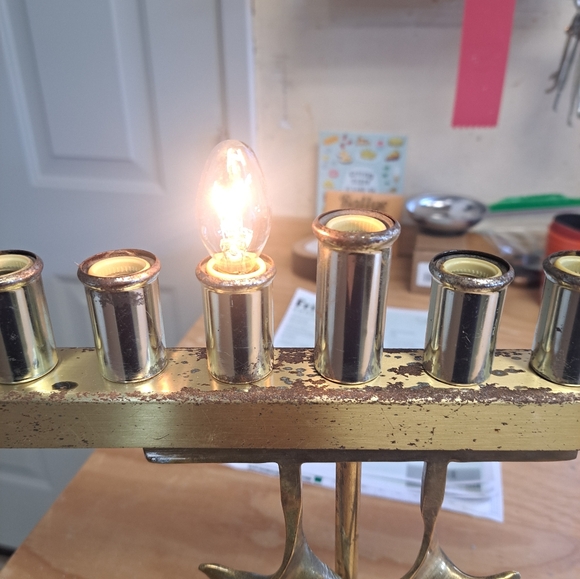 Vtg Brass Electric Menorah with Star of David 12.5" wide by 10.5" tall - Picture 10 of 16